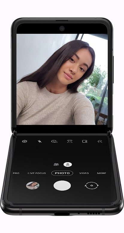 Samsung Galaxy Z Flip gallery photo 2