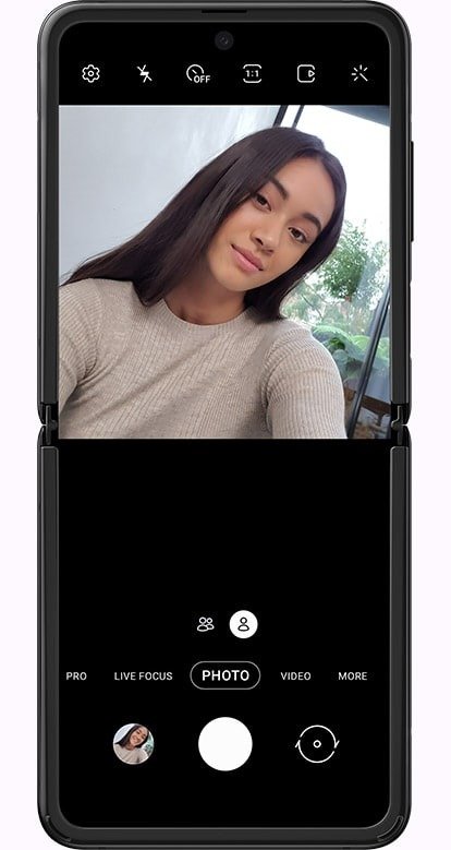 Samsung Galaxy Z Flip gallery photo 3