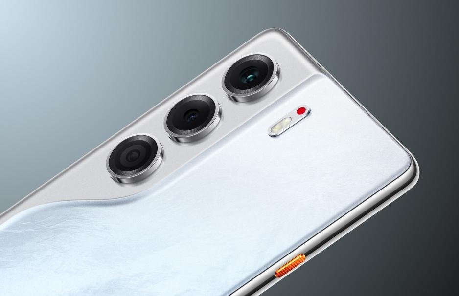 Tecno Camon 40 gallery photo 4