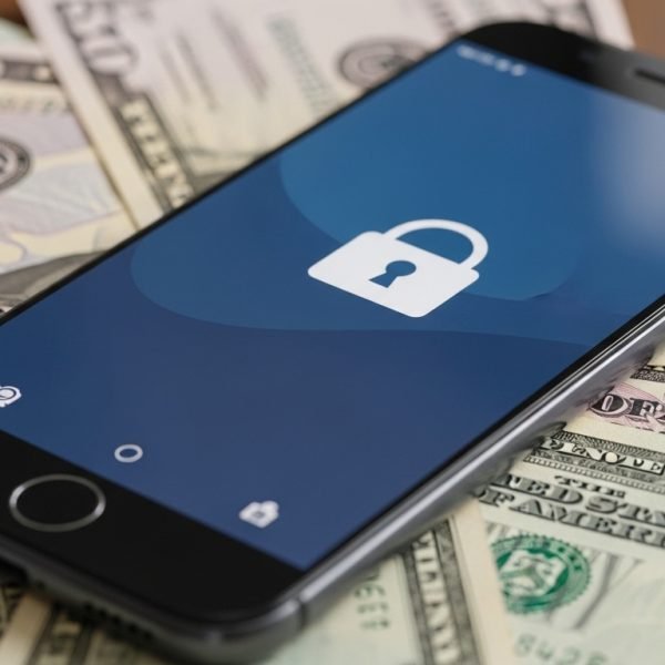 How to Sell Locked Phones | iPhone Trade In & Galaxy Guide for Cash